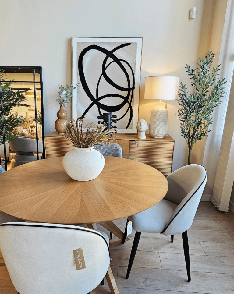 Silla tapizada beige ribete negro ANE